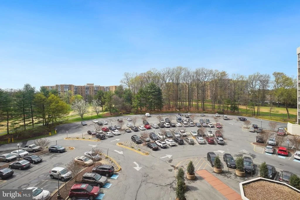Photo of Unit 4517 at 15100 INTERLACHEN DRIVE