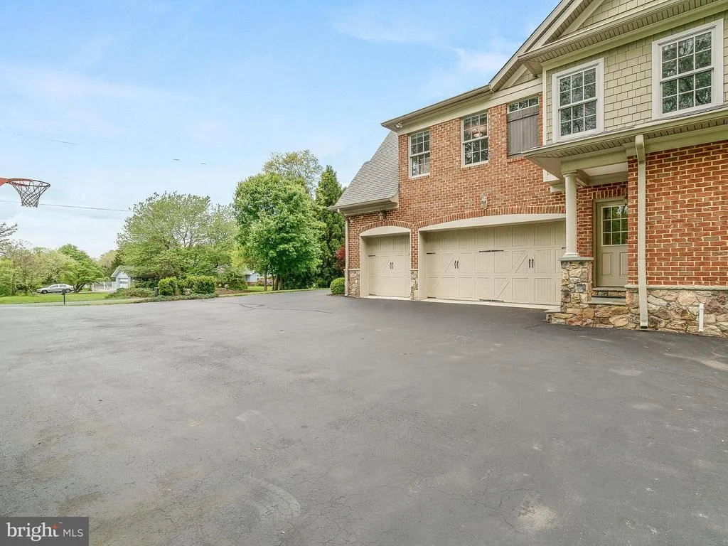 Photo of 21001 DELTA DRIVE
