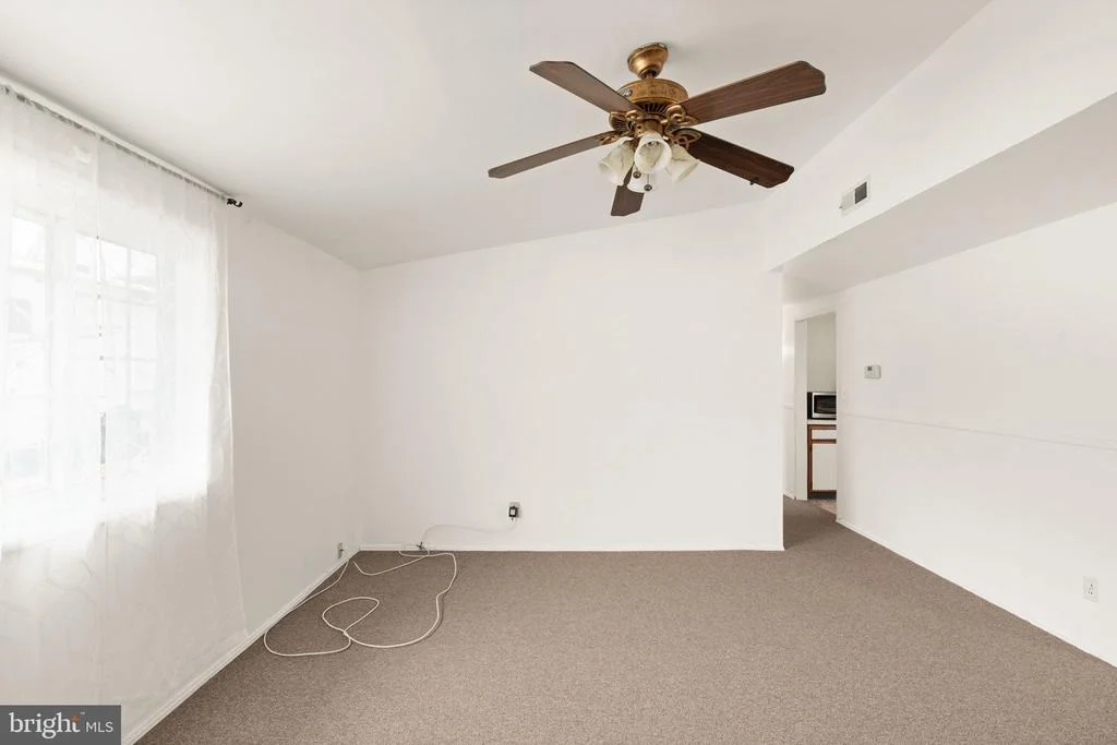 Photo of 208 GLOUCESTER DRIVE