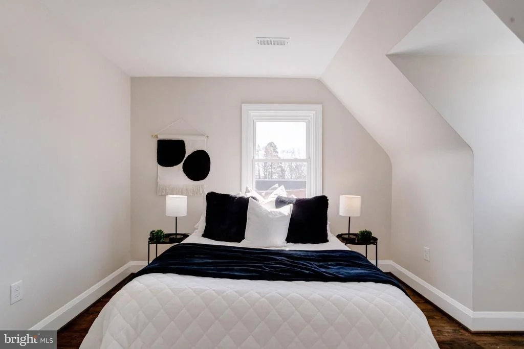 Photo of 605 WALNUT AVENUE