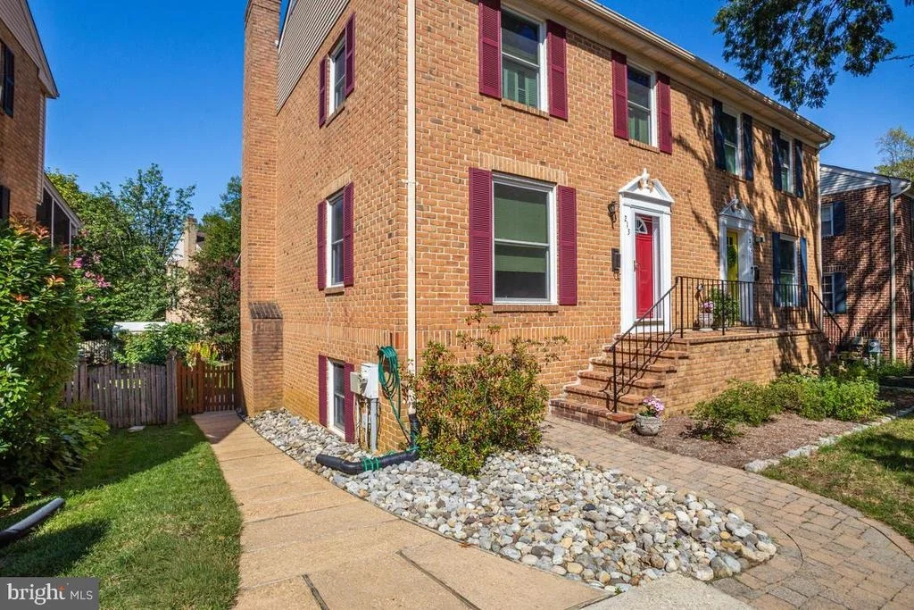 Photo of 213 GEORGETOWN