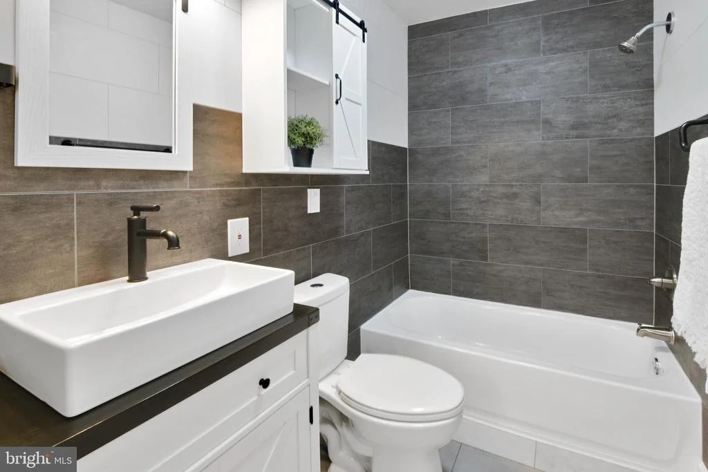 Photo of 230 E 5TH STREET