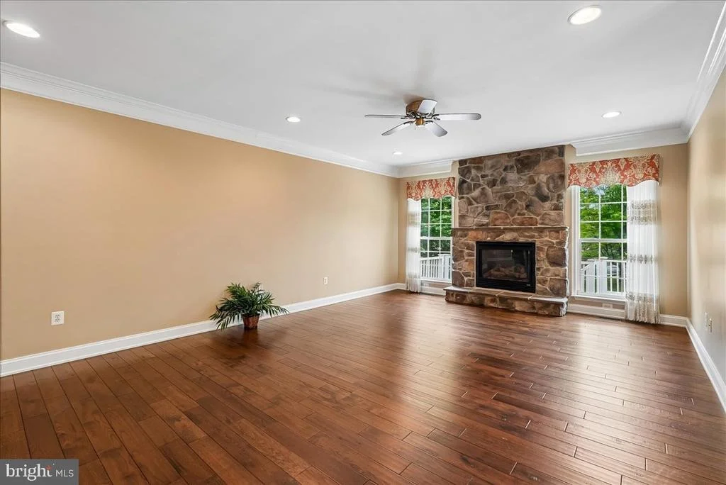 Photo of 320 N CONSTITUTION WAY