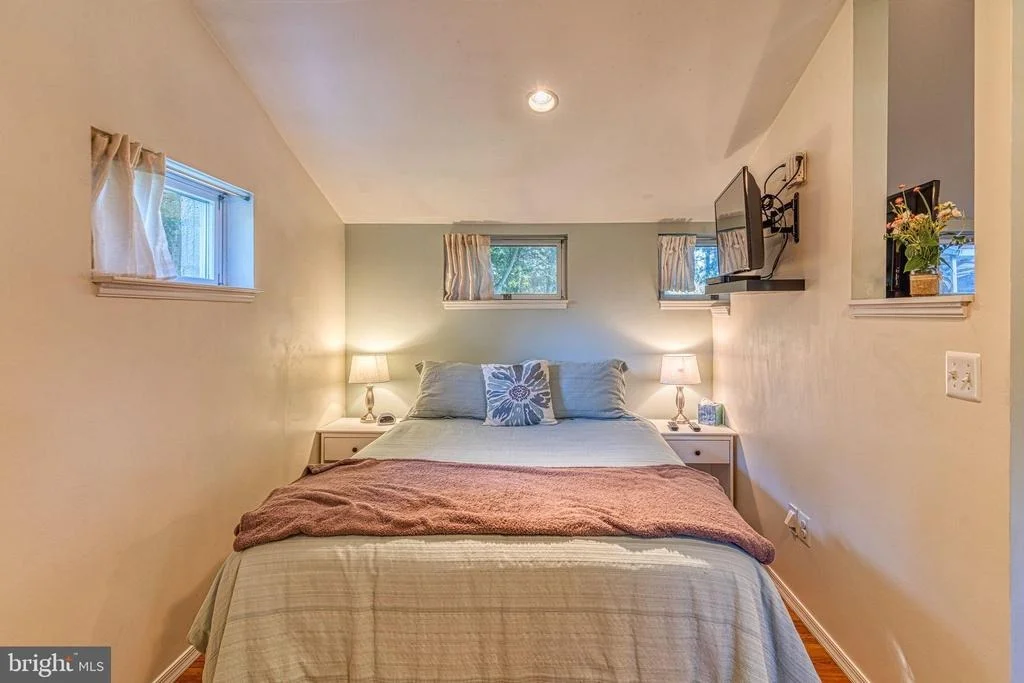 Photo of 16185 BRADBURN LANE