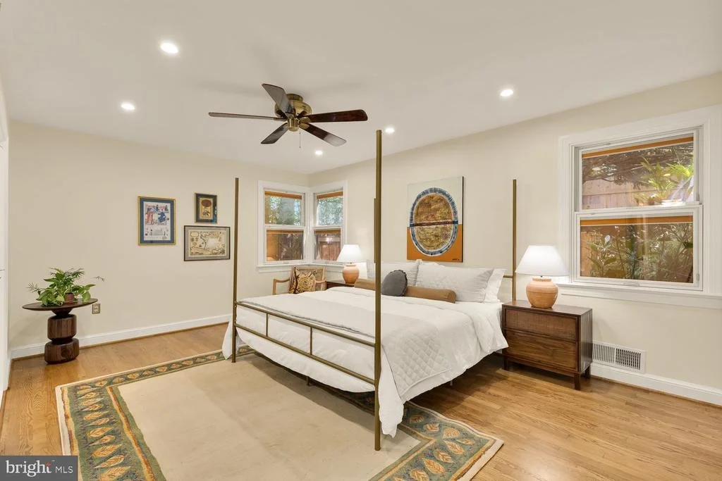 Photo of 5810 OVERLEA ROAD