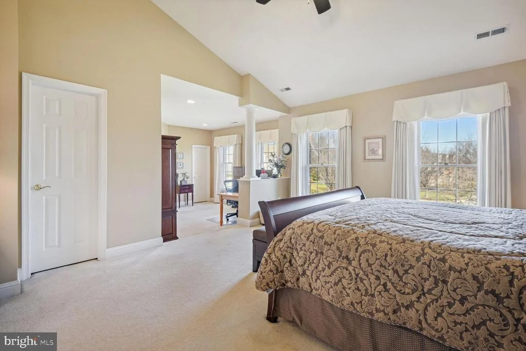 Photo of 10 MAPLECREST COURT