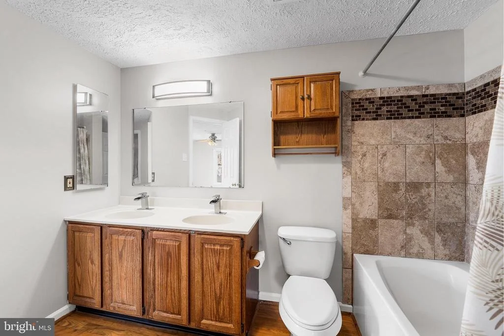 Photo of Unit 207J at 207 OAK LEAF CIRCLE