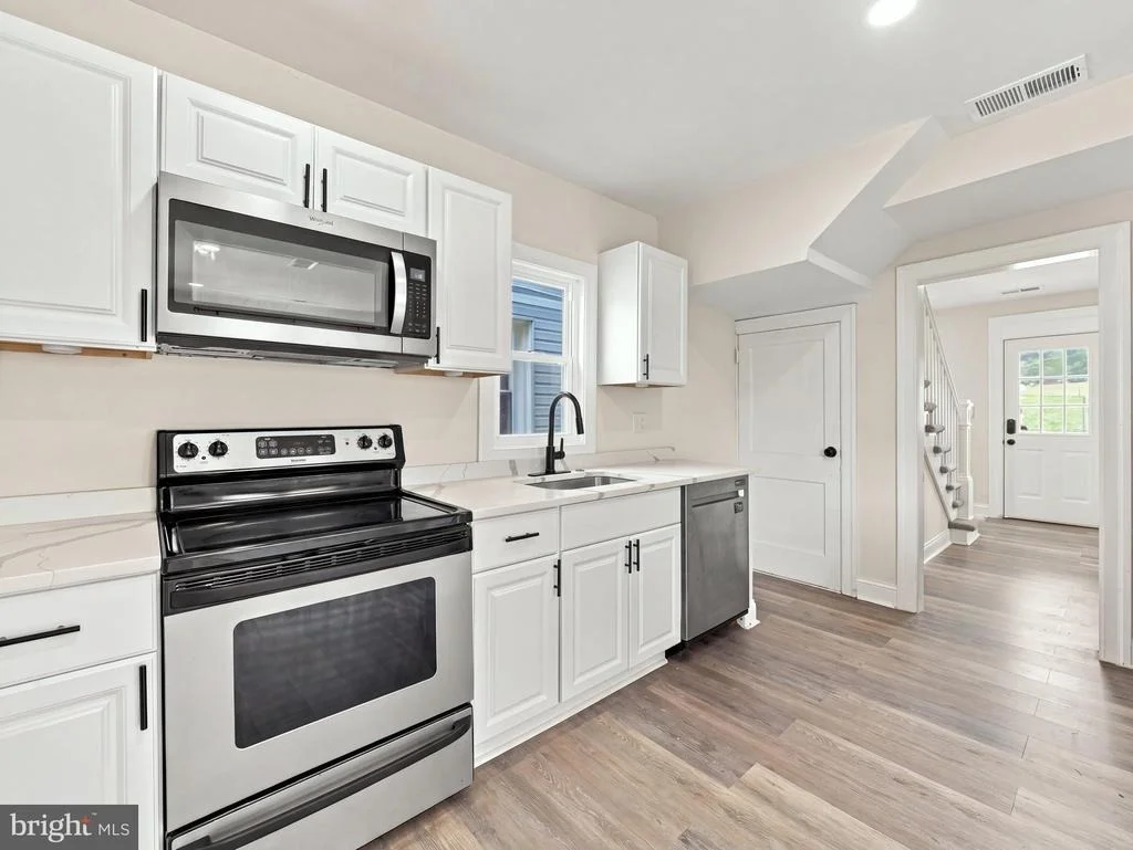Photo of 8118 MAPLEVILLE ROAD