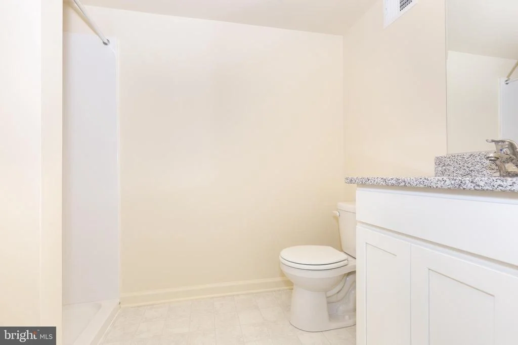Photo of Unit 2D at 820 WEMBLEY DRIVE