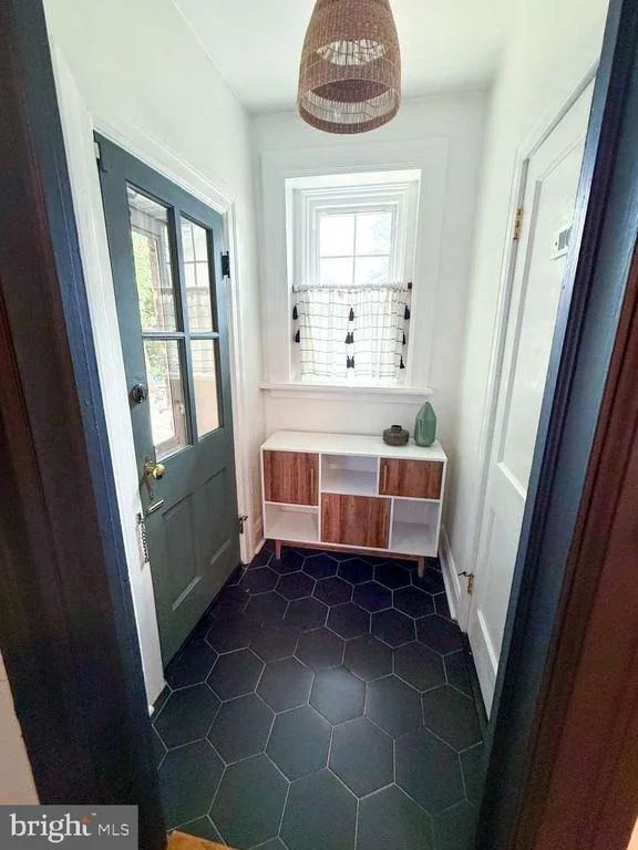 Photo of 3117 GRINDON AVENUE