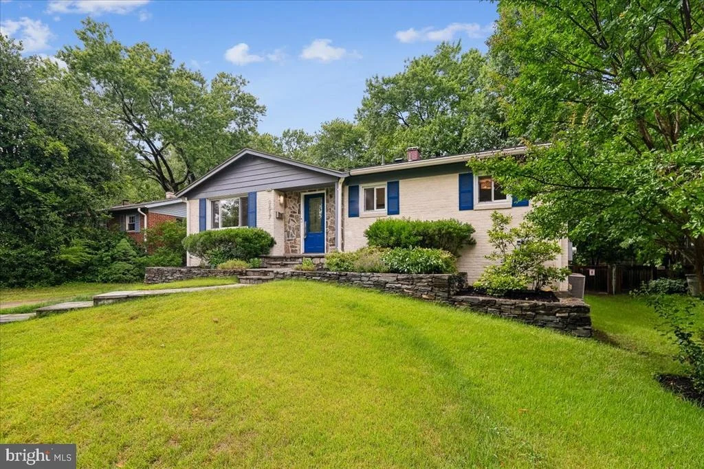 Photo of 9817 CHERRY TREE LANE