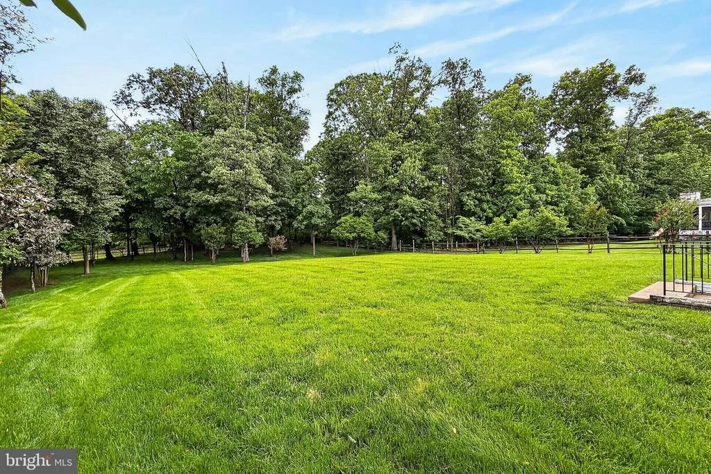 Photo of 25825 SPRING FARM CIRCLE