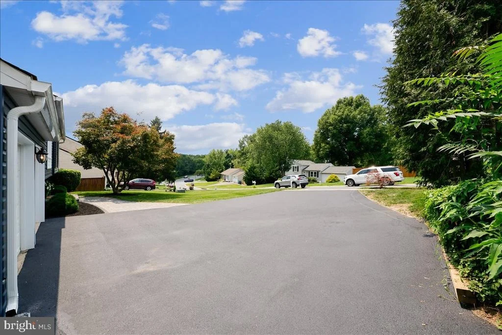 Photo of 24713 CUTSAIL DRIVE