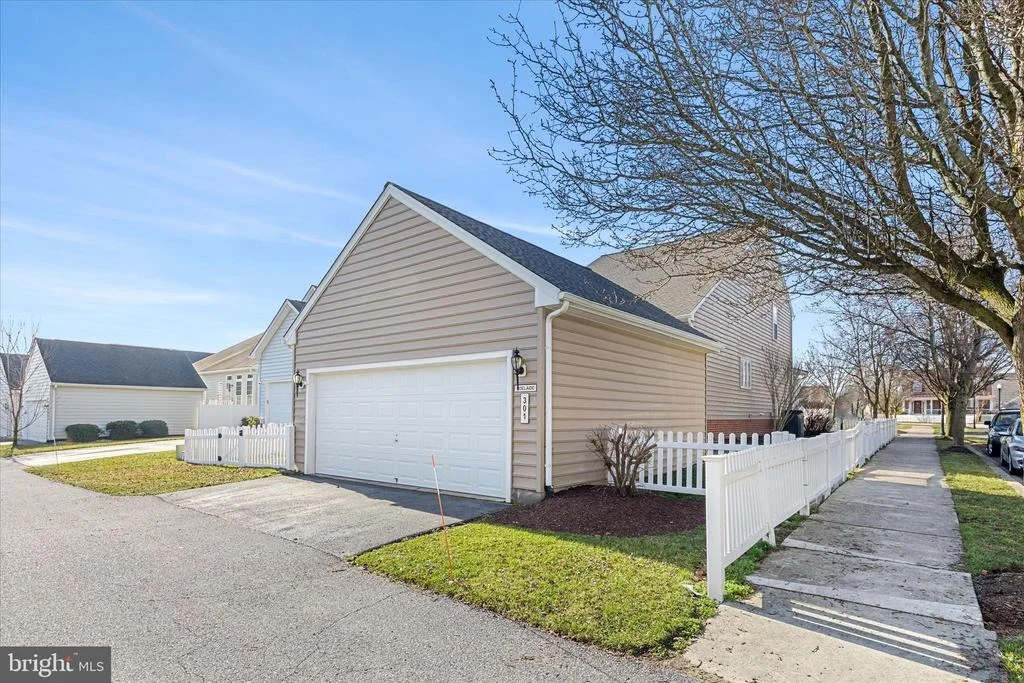 Photo of 301 ADELAIDE DRIVE