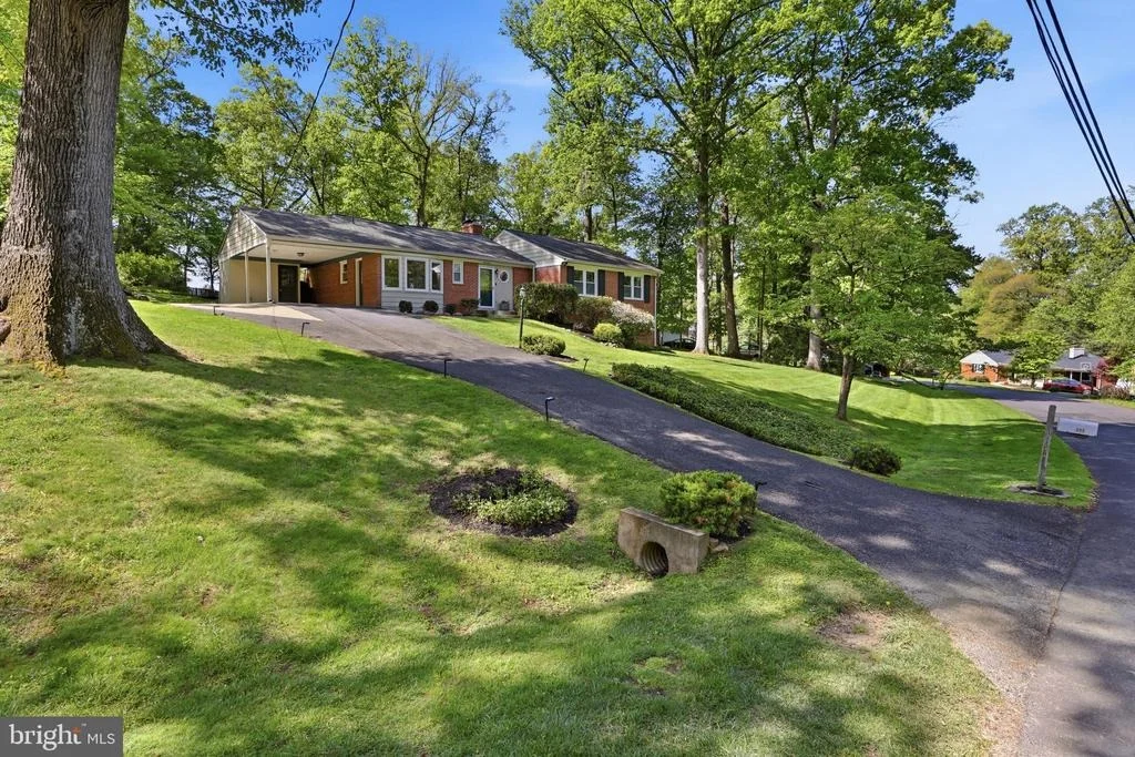 Photo of 111 LILLIAN LANE