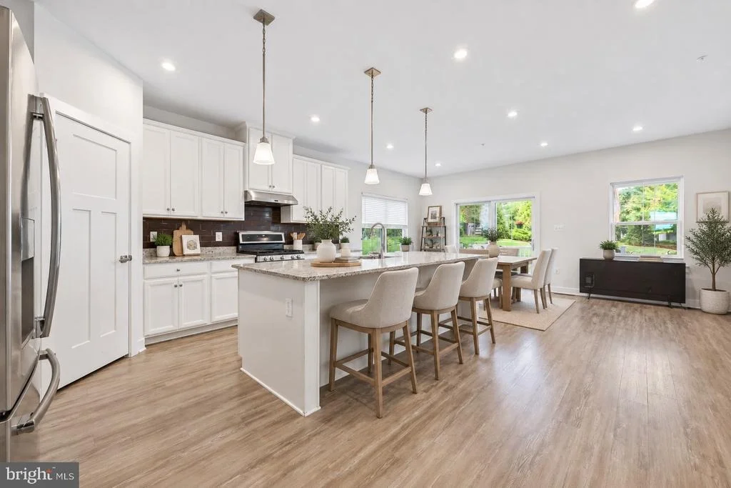 Photo of 1124 FUTURITY STREET