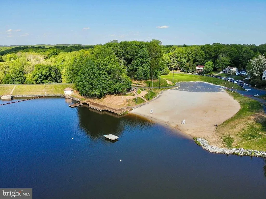 Photo of 15198 HOLLEYSIDE DRIVE