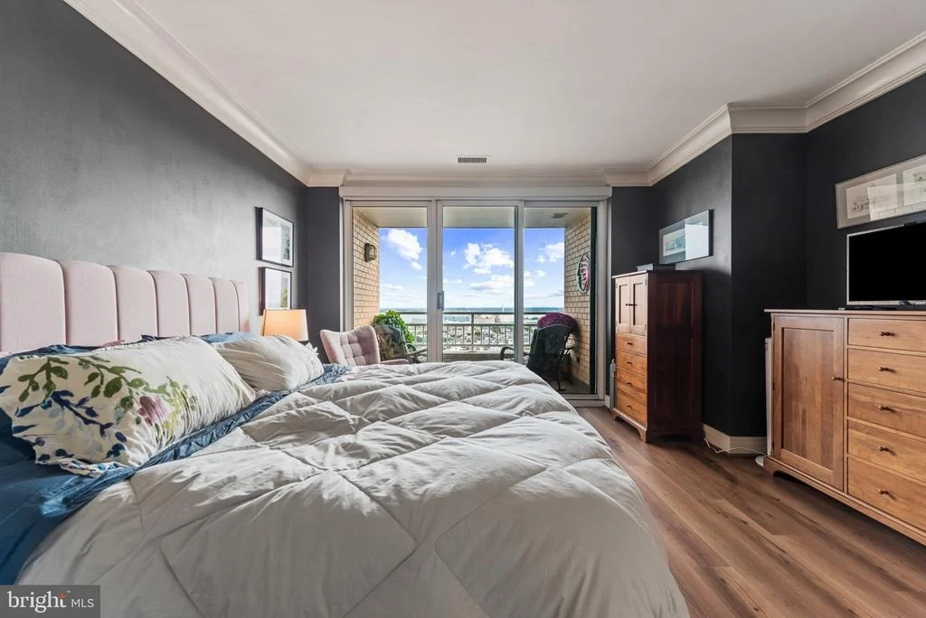 Photo of Unit 2110 at 100 HARBORVIEW DRIVE