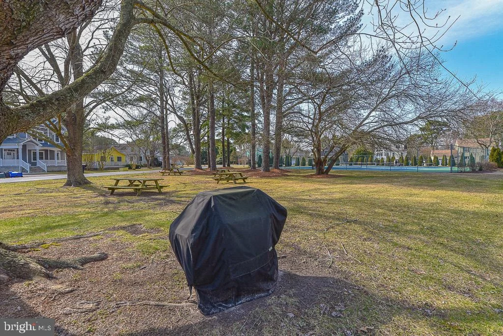 Photo of 956 LAKE VIEW DRIVE