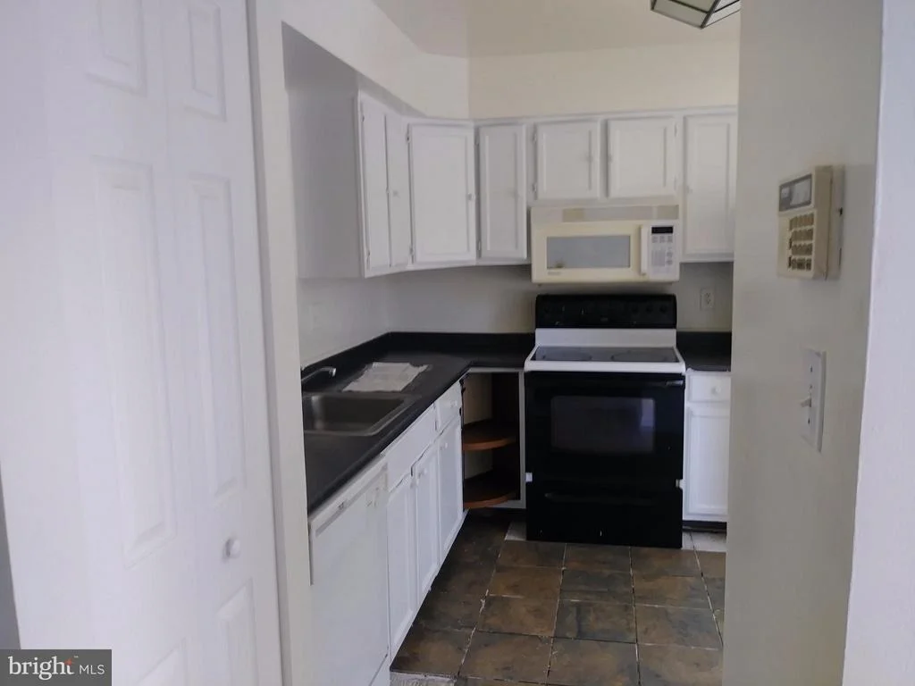Photo of Unit 30193 at 14207 CASTLE BOULEVARD