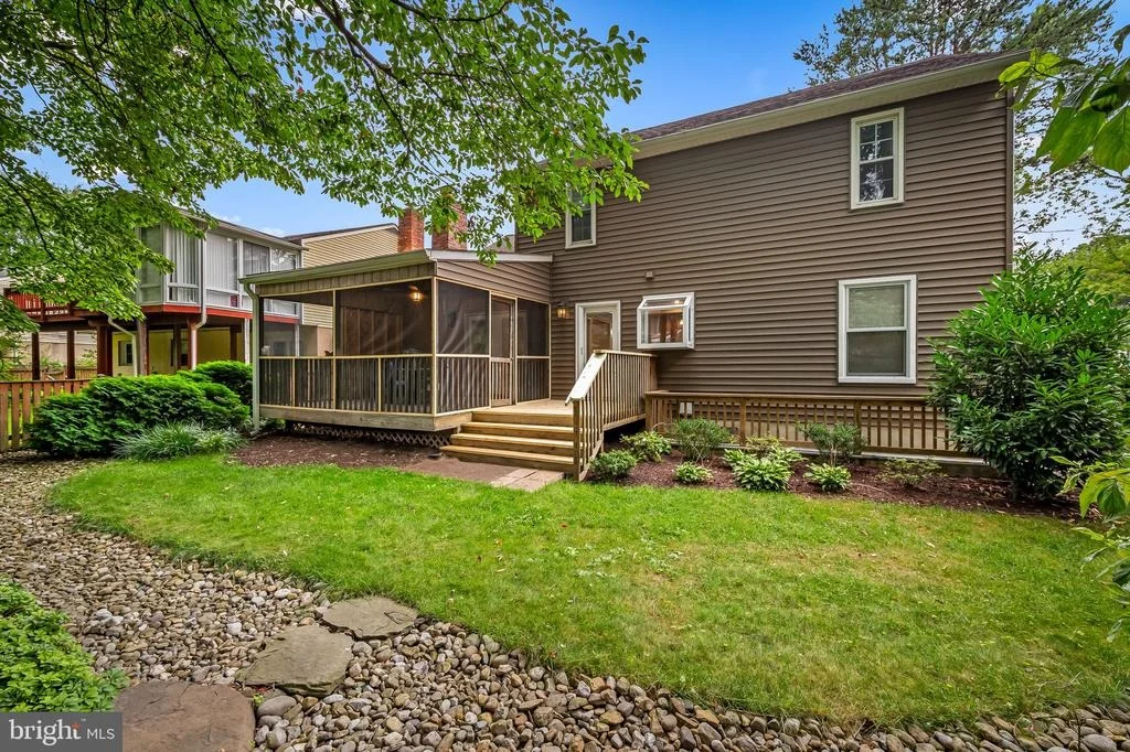 Photo of 427 YORKSHIRE DRIVE