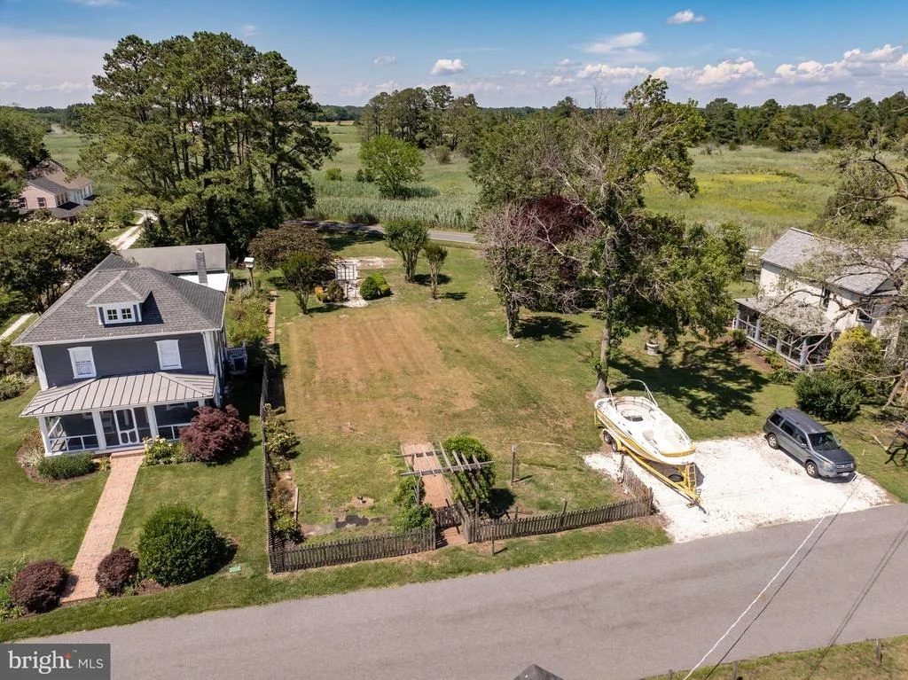 Photo of 23848 RIVER STREET