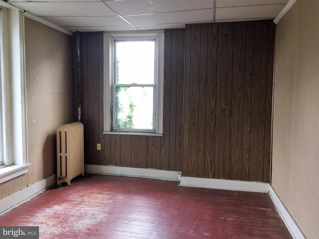 Photo of 243 CENTER STREET