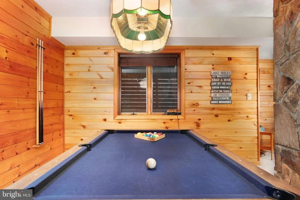 Photo of 925 PINE TREE POINT ROAD