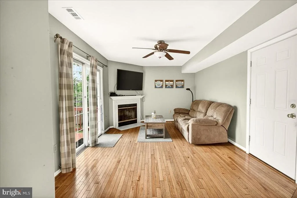 Photo of 3847 HOLLY DRIVE