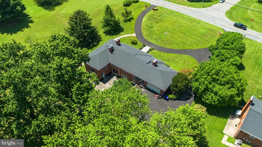 Photo of 18015 MUNCASTER ROAD