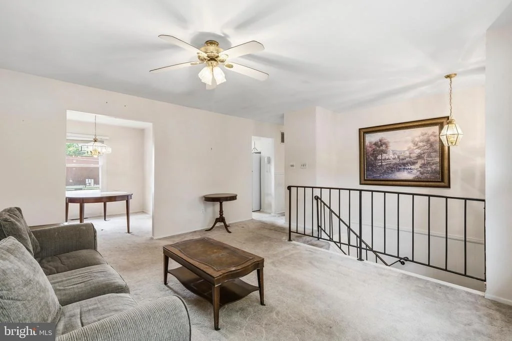 Photo of 215 COMPTON ROAD