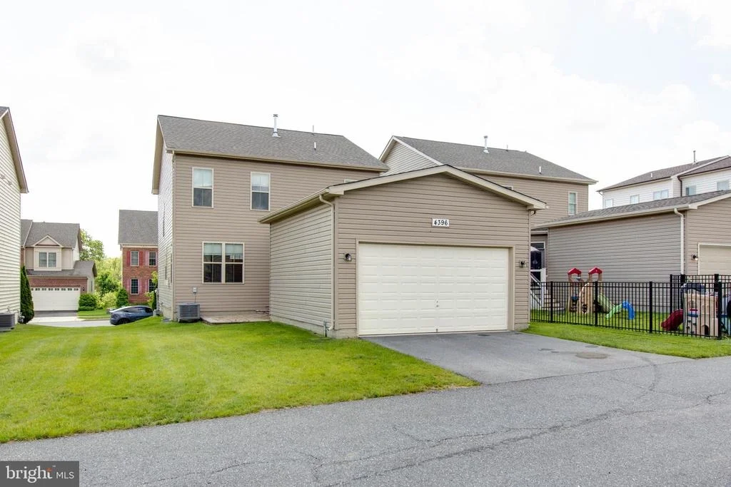 Photo of 4396 SHAMROCK DRIVE