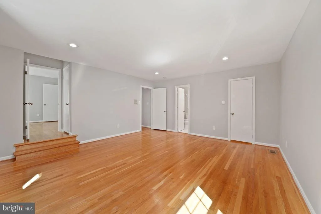 Photo of 1445 LAUREL HILL ROAD