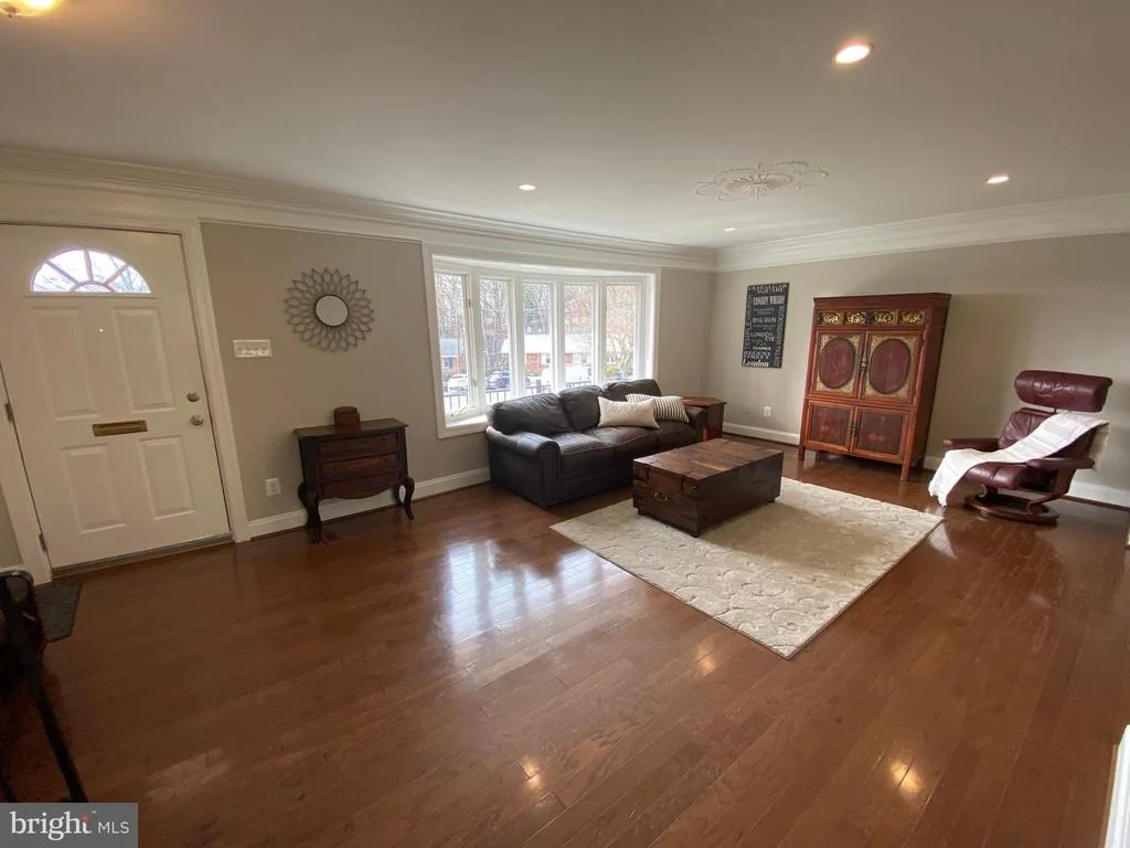 Photo of 919 JUNIPER PLACE