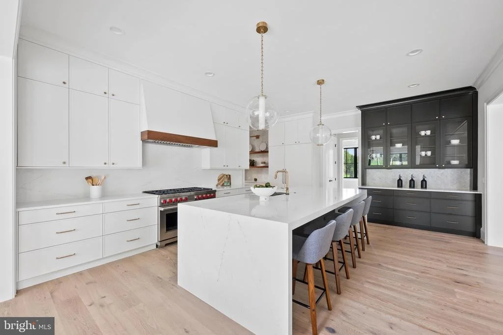 Photo of 6424 DIVINE STREET