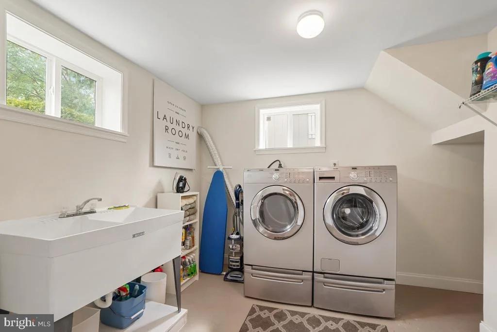 Photo of 401 ROYALTON ROAD