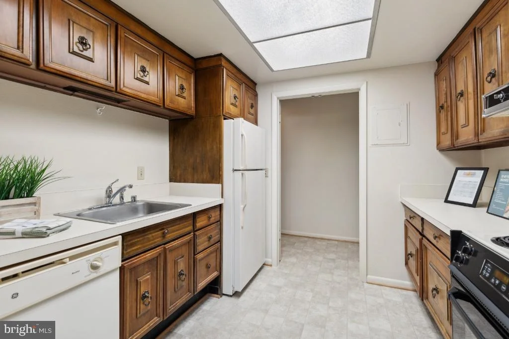 Photo of Unit 102F at 3642 GLENEAGLES DRIVE