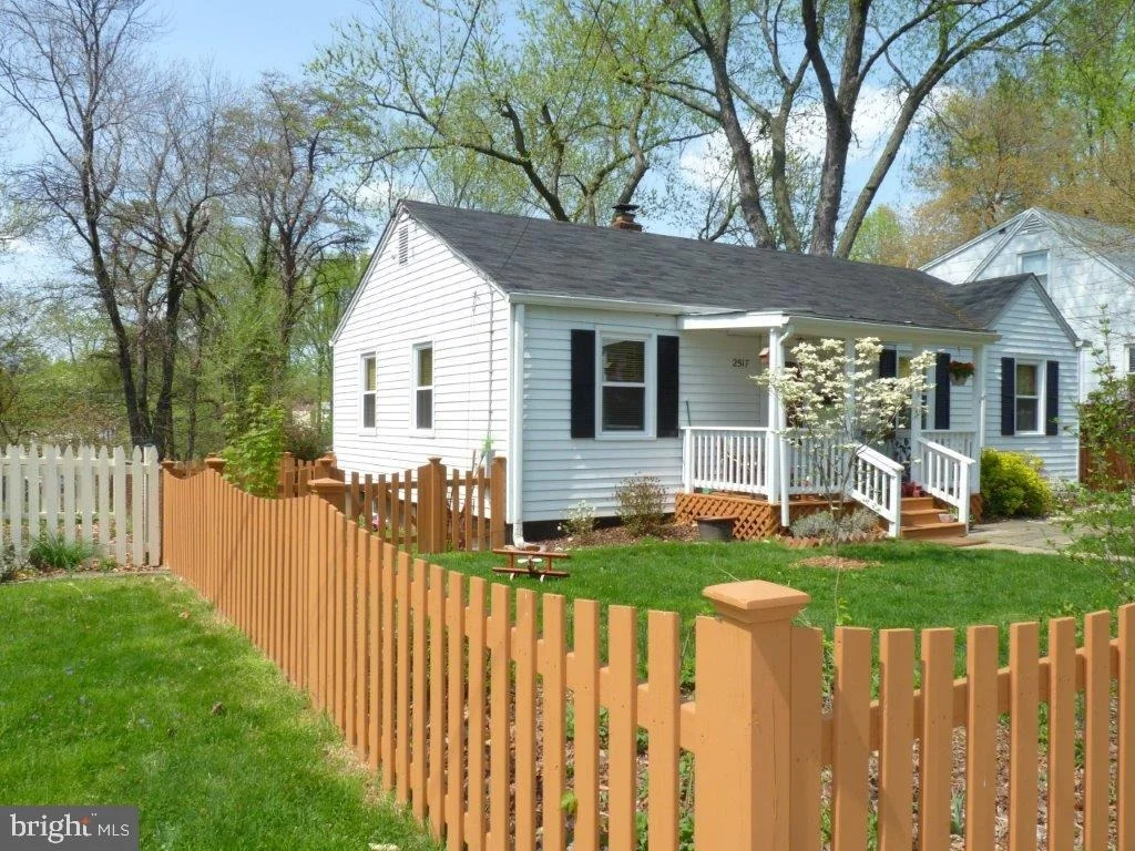 Photo of 2517 MASON STREET