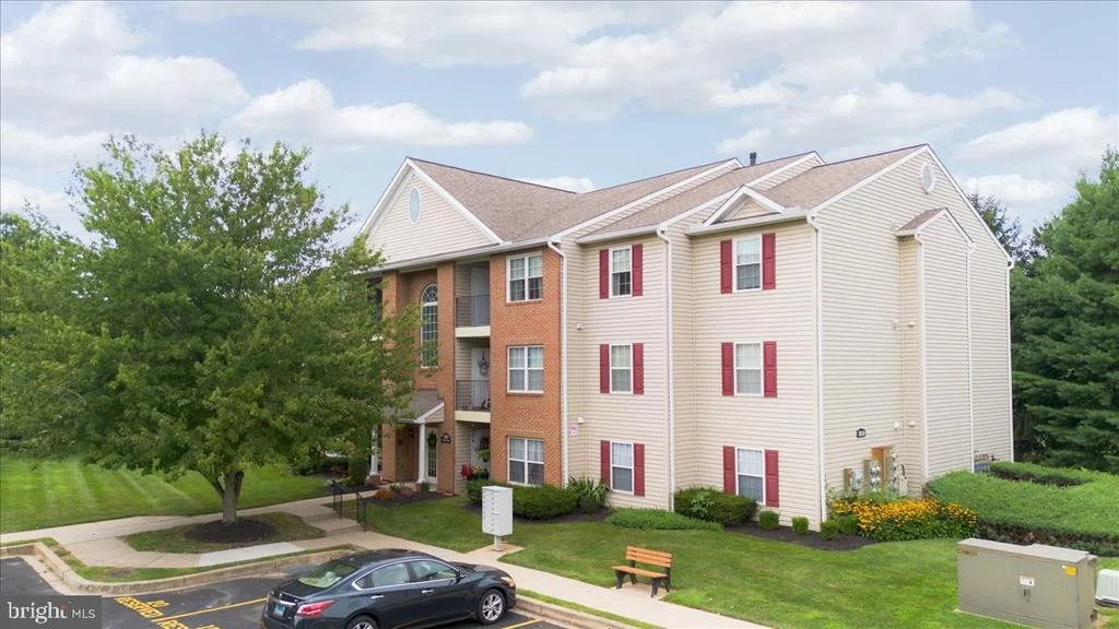 Photo of Unit 3C at 3810 NORMANDY DRIVE