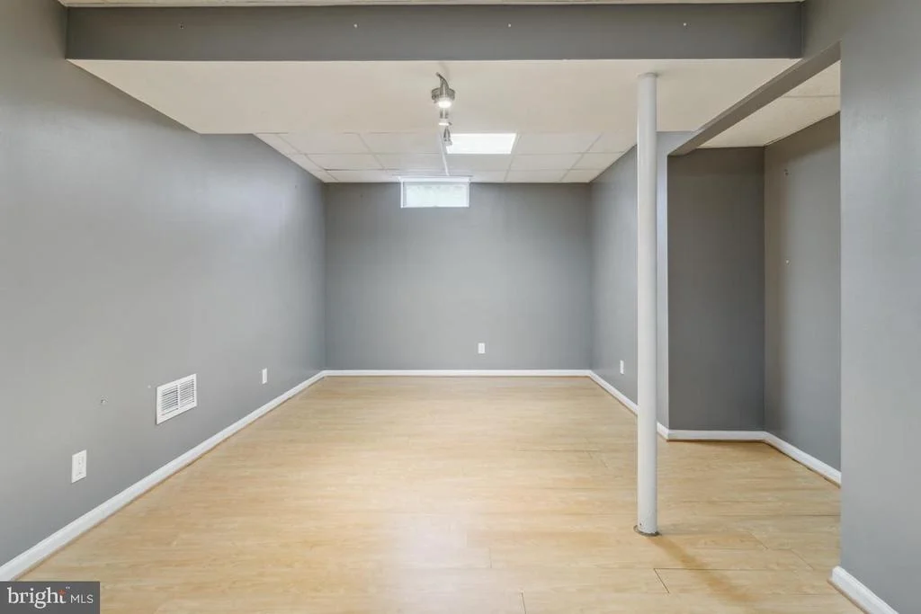 Photo of 8032 RED JACKET WAY