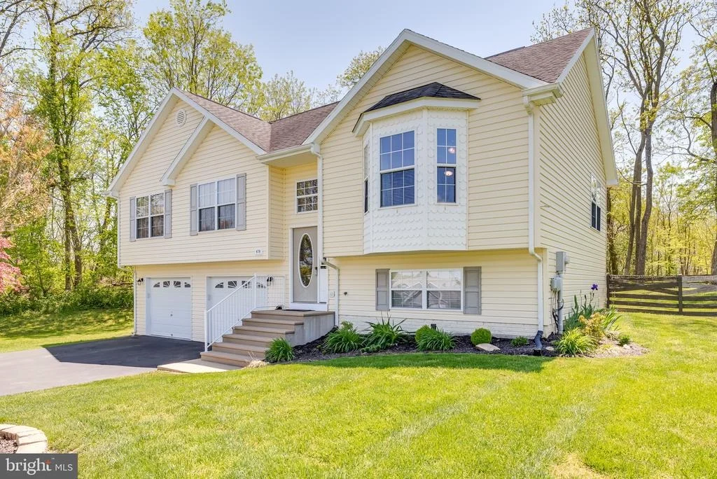 Photo of 476 OAK LEE