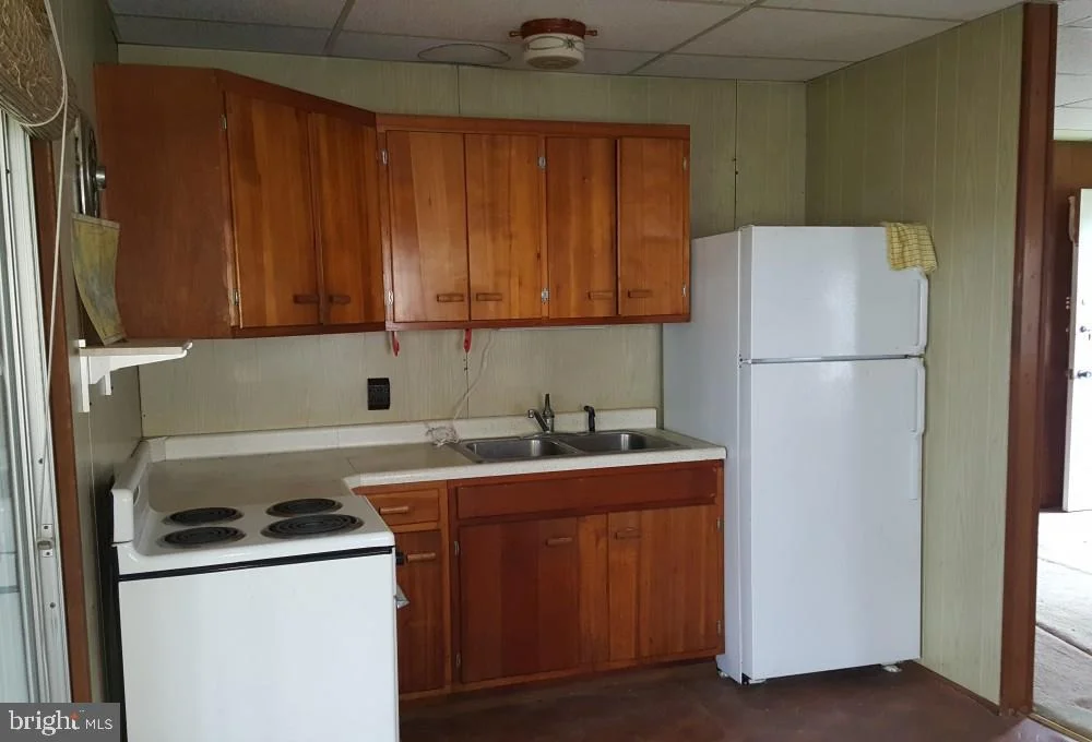 Photo of 75 CIRCLE DRIVE