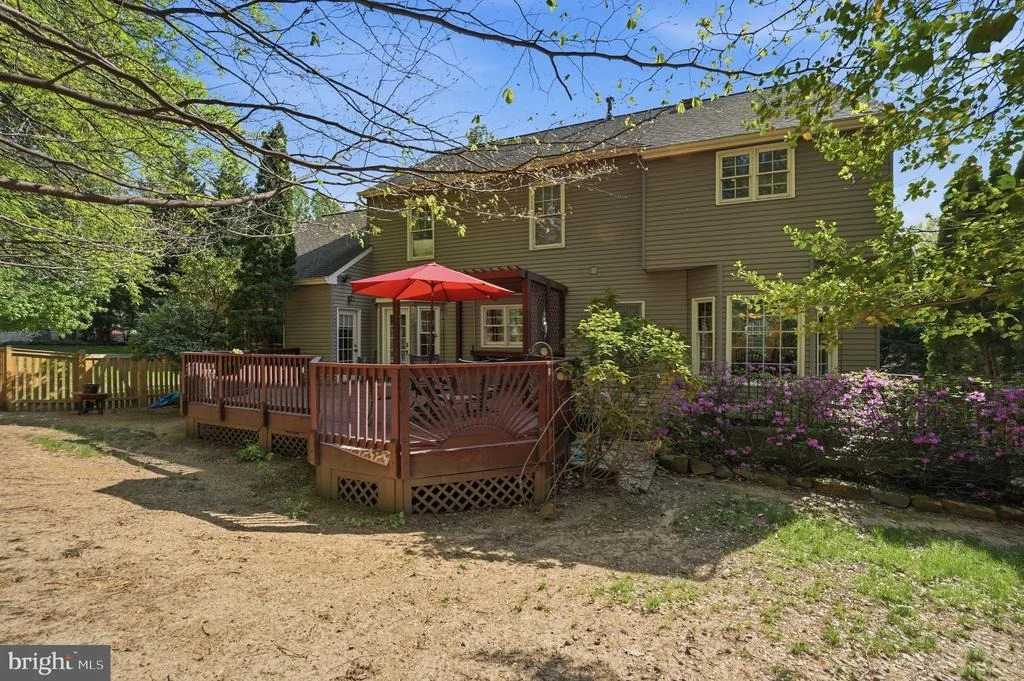 Photo of 7864 MEADOWGATE DRIVE