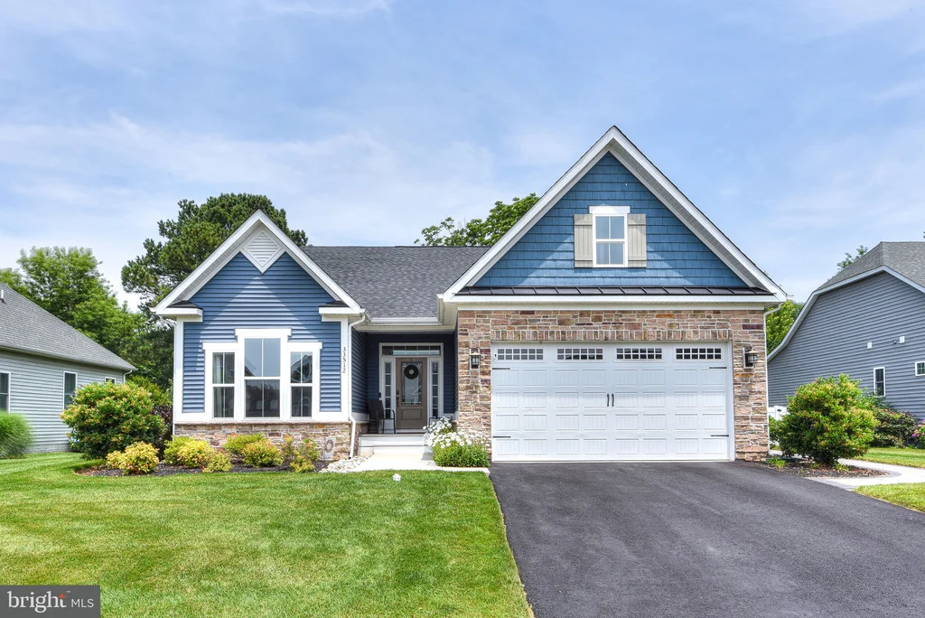Photo of 33512 AUBURN DRIVE