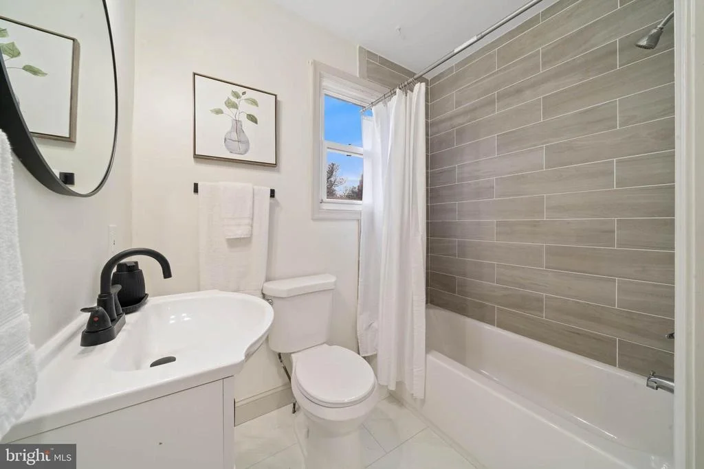 Photo of 28 KELLINGTON DRIVE