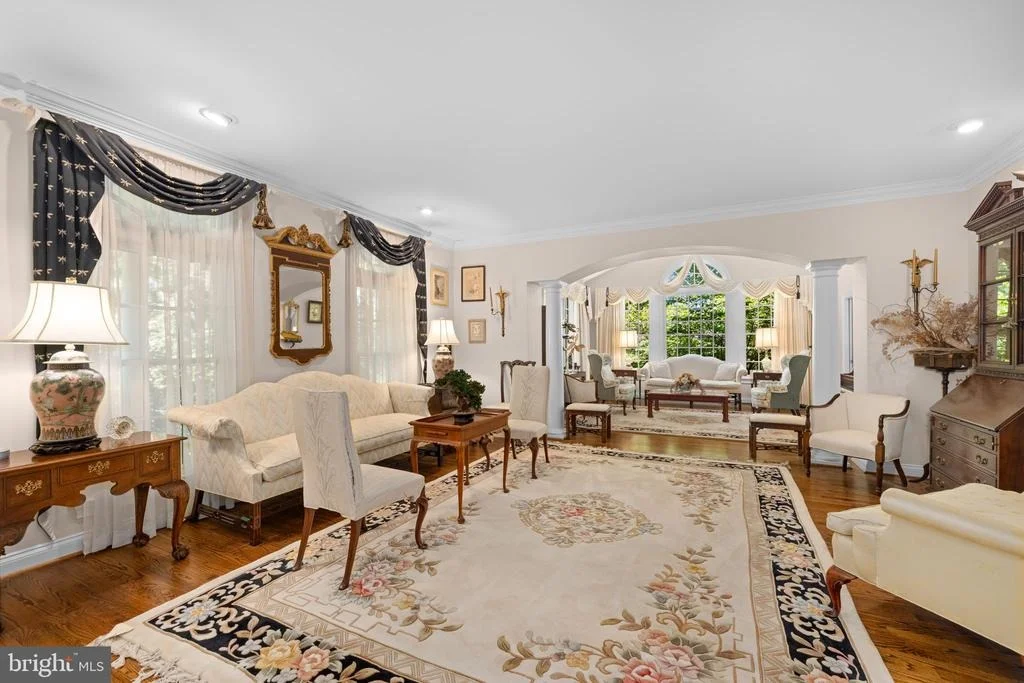 Photo of 897 CHINQUAPIN ROAD