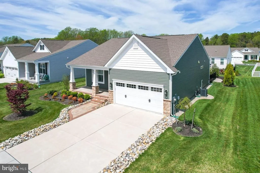 Photo of 25087 TREEVIEW LANE