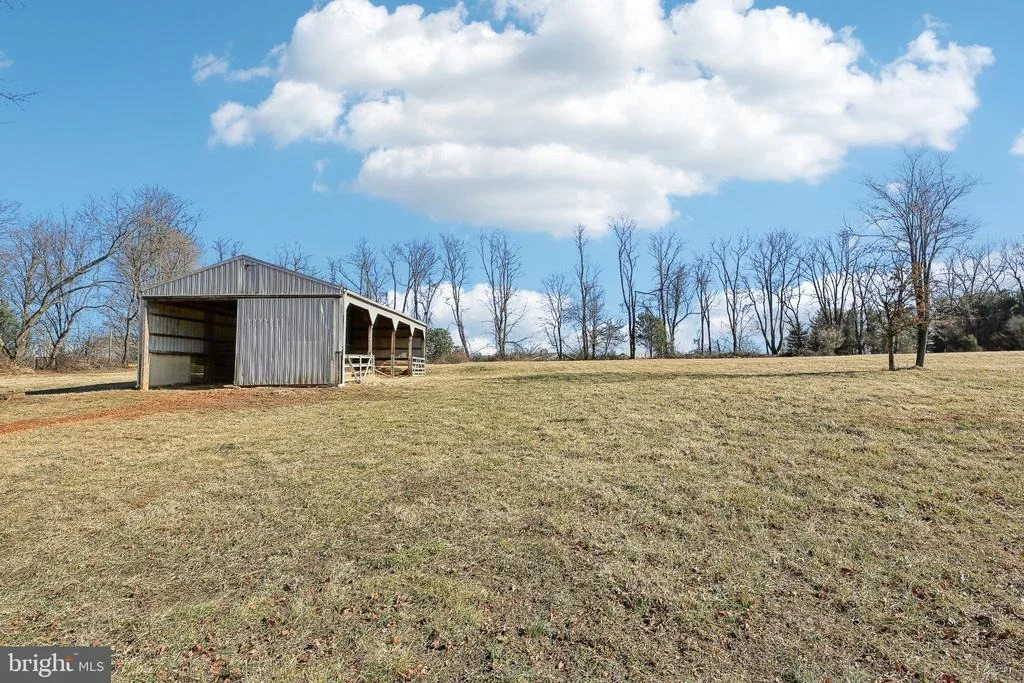 Photo of 2139 DAISY ROAD