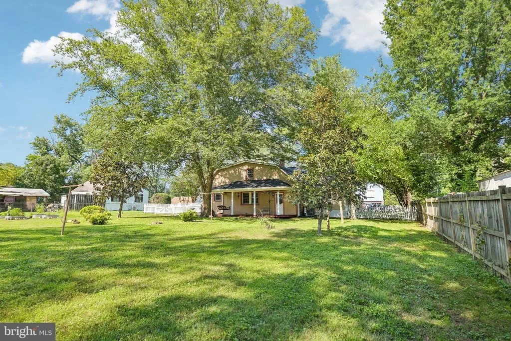 Photo of 8420 LEAF ROAD