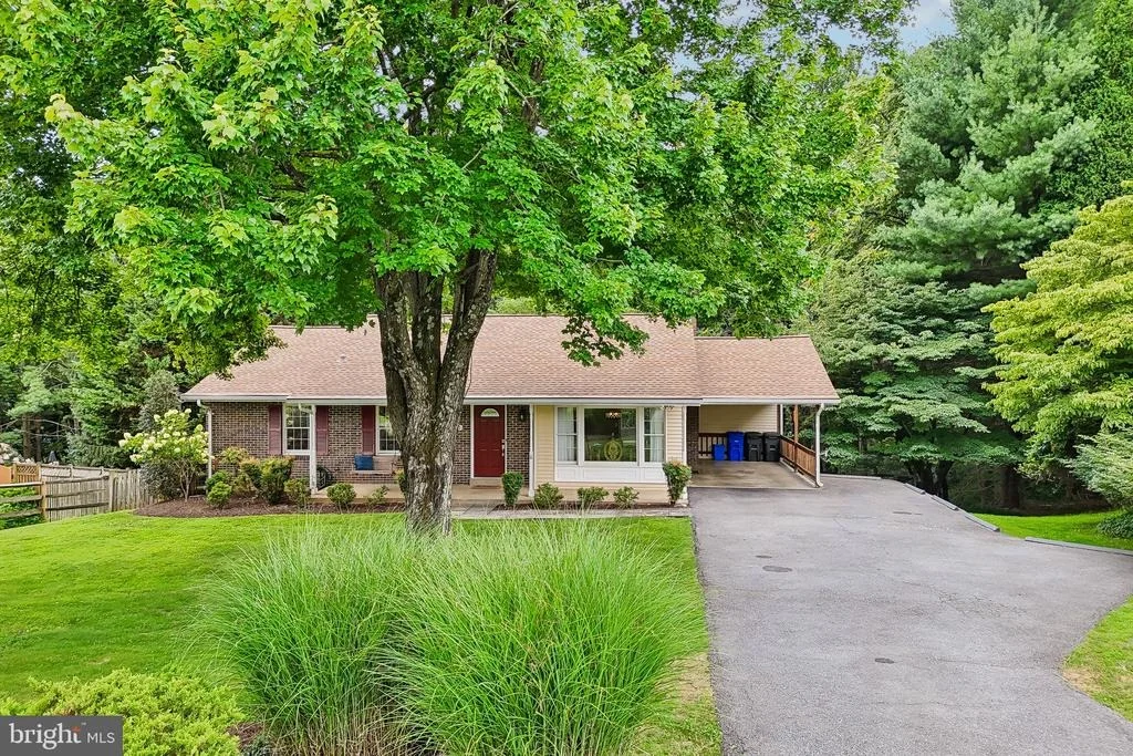 Photo of 24833 SHOWBARN CIRCLE